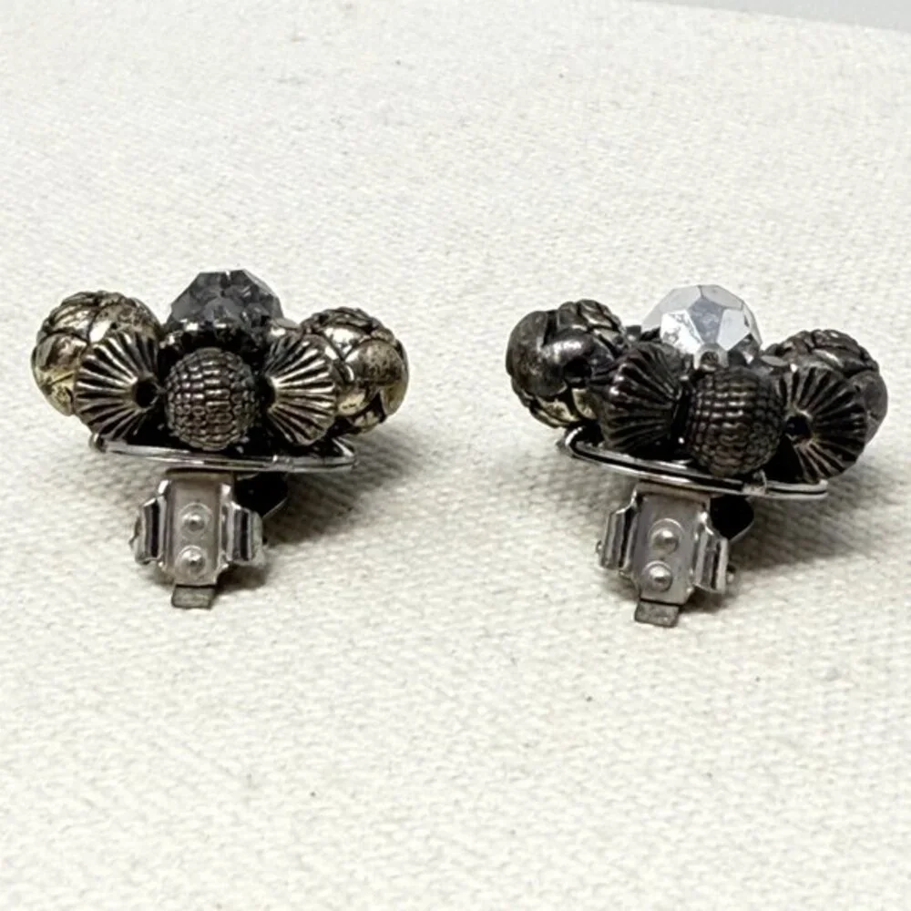 Vintage‎ Bead Cluster Earrings Silver Gray Clip-On Retro Dark Classic